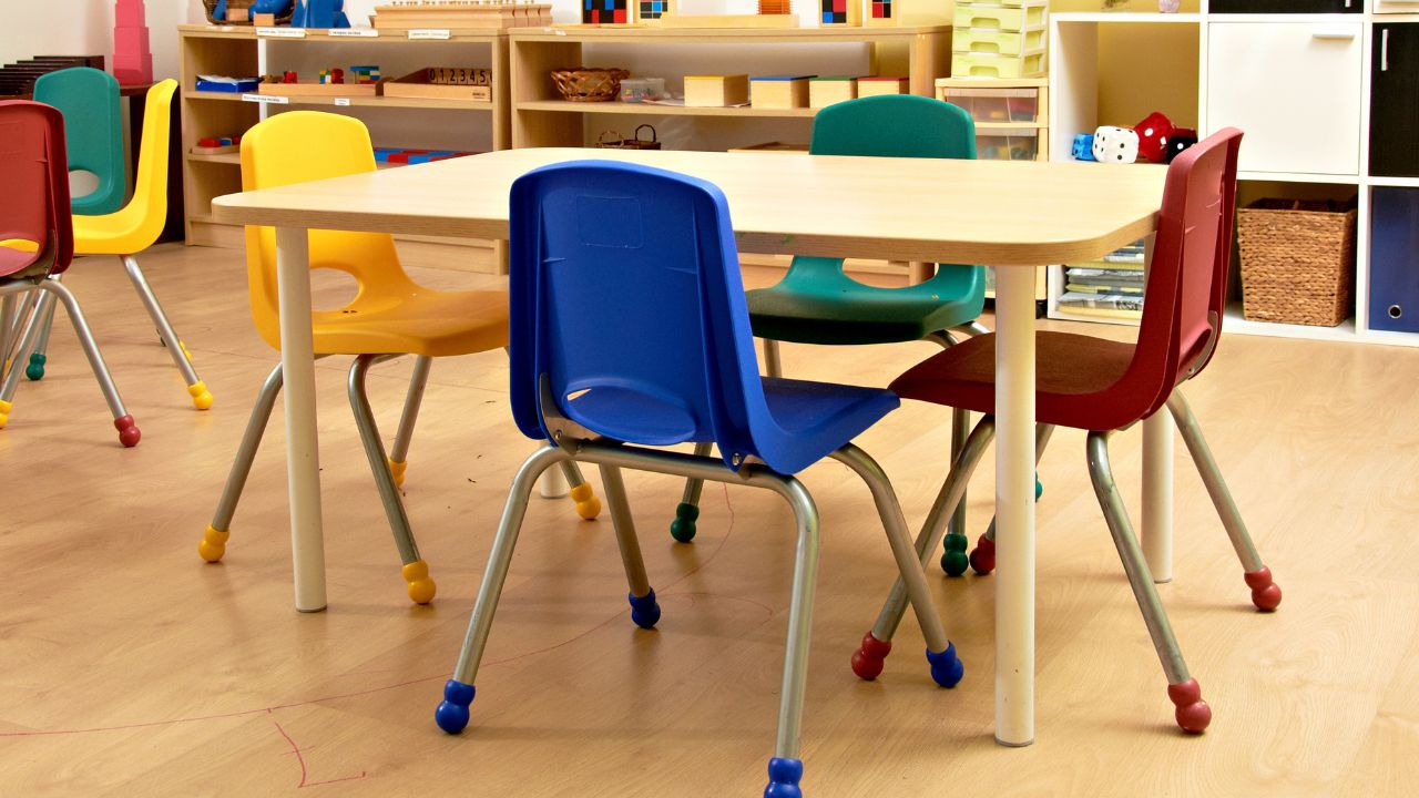 Di Balik Desain Warna-Warni Bangku Sekolah PAUD